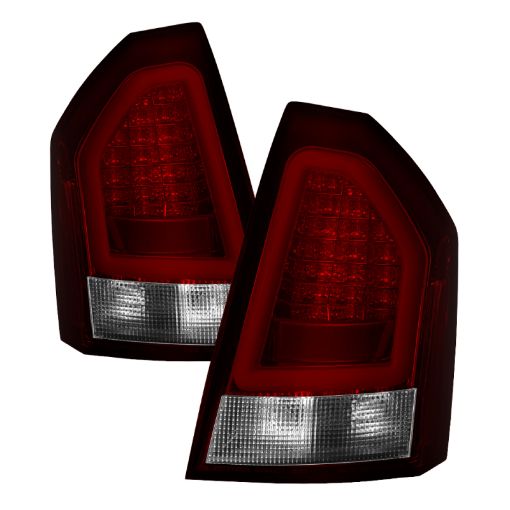 Kuva: Spyder Chrysler 300 05 - 07 V2 Light Bar LED Tail Lights - Red Clear ALT - YD - CHR305V2 - LED - RC