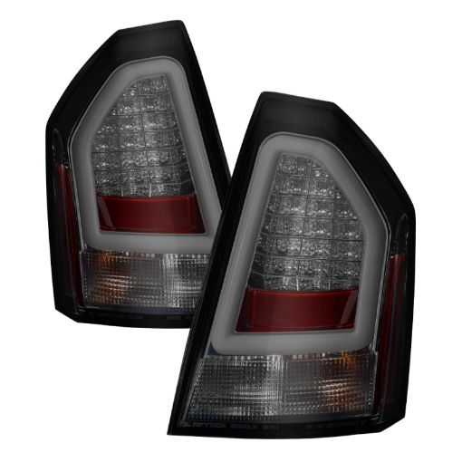 Kuva: Spyder Chrysler 300C 05 - 07 V2 Light Bar LED Tail Lights - Smoke ALT - YD - C305V2 - LED - SM